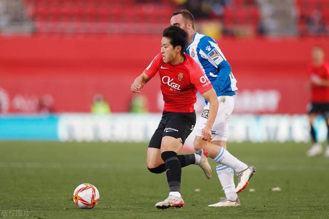 中超焦点战惊现争议判罚，甘树然执法再引热议，泰山队损失惨重！